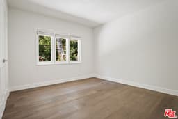 3933 Mandeville Canyon Rd thumbnail 12