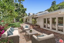 3933 Mandeville Canyon Rd thumbnail 15