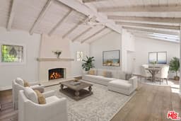 3933 Mandeville Canyon Rd thumbnail 4