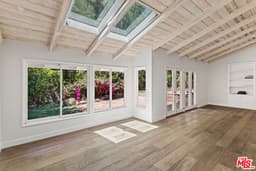 3933 Mandeville Canyon Rd thumbnail 6