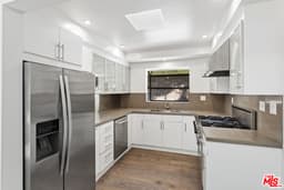 3933 Mandeville Canyon Rd thumbnail 7
