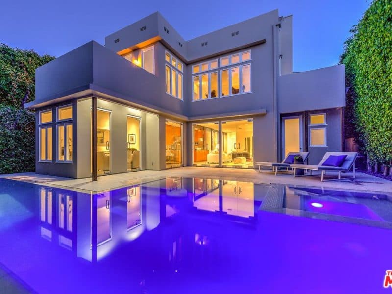 8719 Rosewood Avenue, West Hollywood, CA.